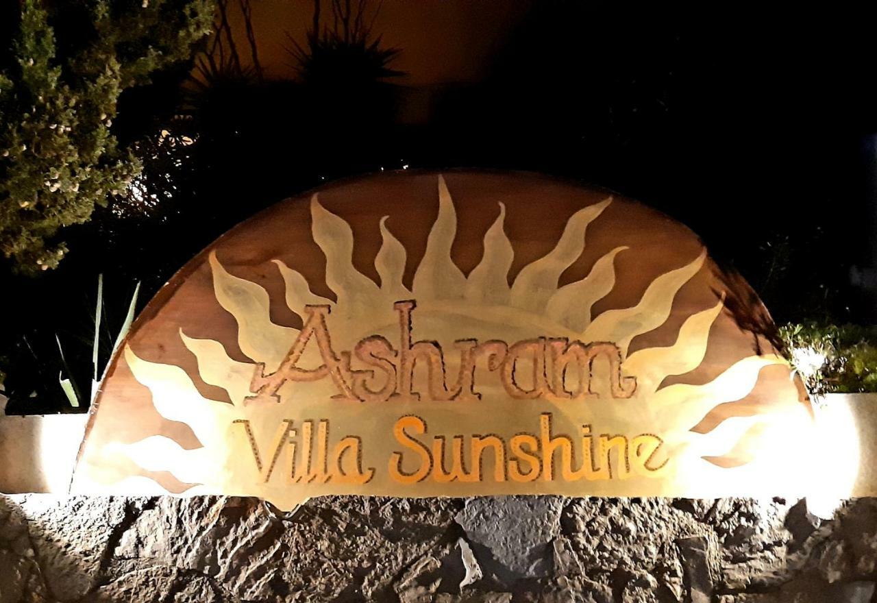 Ashram Villa Sunshine Sitges Exteriör bild